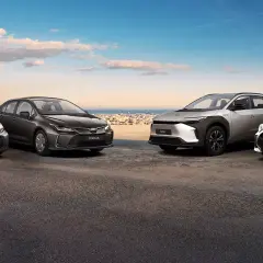 Cztery Toyoty: Aygo X, Corolla, bZ4X i Yaris. Szukasz najtańszego auta na świecie? Sprawdź ofertę!