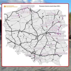 Mapa Polski z planem budowy autostrad do 2041 roku. Obok widok budowy drogi w lesie.