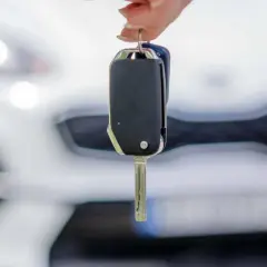 Kluczyki do auta wiszą na palcu. Zastanawiasz się, jak sprzedać auto w leasingu? To prostsze niż myślisz!