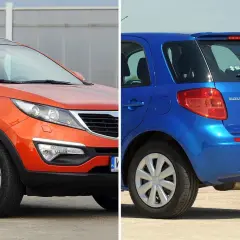 Pomarańczowy Kia Sportage i niebieski Suzuki SX4 - dwa modele, które często pojawiają się w rankingach najmniej awaryjne samochody.