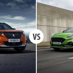 Pomarańczowy Peugeot 2008 i zielony Ford Puma. Porównanie wymiarów i osiągów.