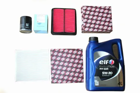 Olej Elf Evolution 900 SXR 5W-30 to idealny wybór, jeśli szukasz, jaki olej do silnika benzynowego z gazem. Zestaw zawiera też filtry.