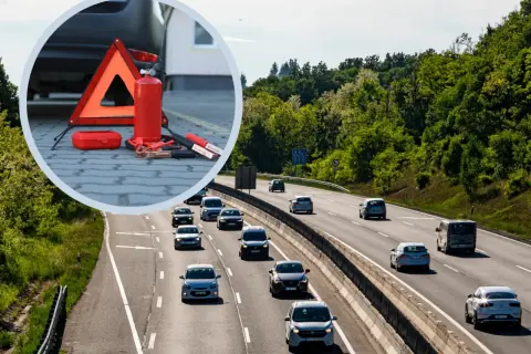 Trójkąt ostrzegawczy, gaśnica i kable rozruchowe to podstawa, co trzeba mieć w aucie w Czechach.
