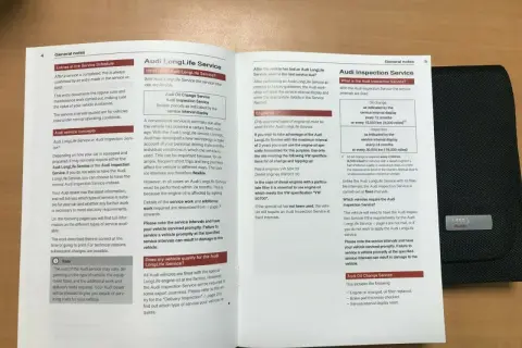 Audi Q5 plan serwisowy: przegląd LongLife z elastycznymi interwałami lub Inspekcja z ustalonymi terminami.