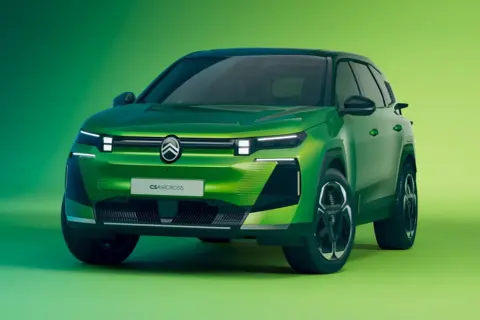 Nowy, zielony Citroën C5 Aircross w teście. Nowoczesny design i charakterystyczne światła LED.