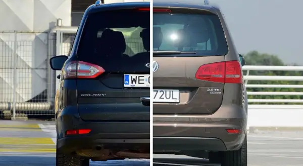 Porównanie tyłów Forda Galaxy i Volkswagena Sharan, dwóch największych vanów 7-osobowych.