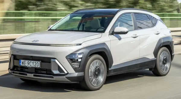 Nowy Hyundai Kona w ruchu. Czy jego futurystyczny design to jego największa wada?