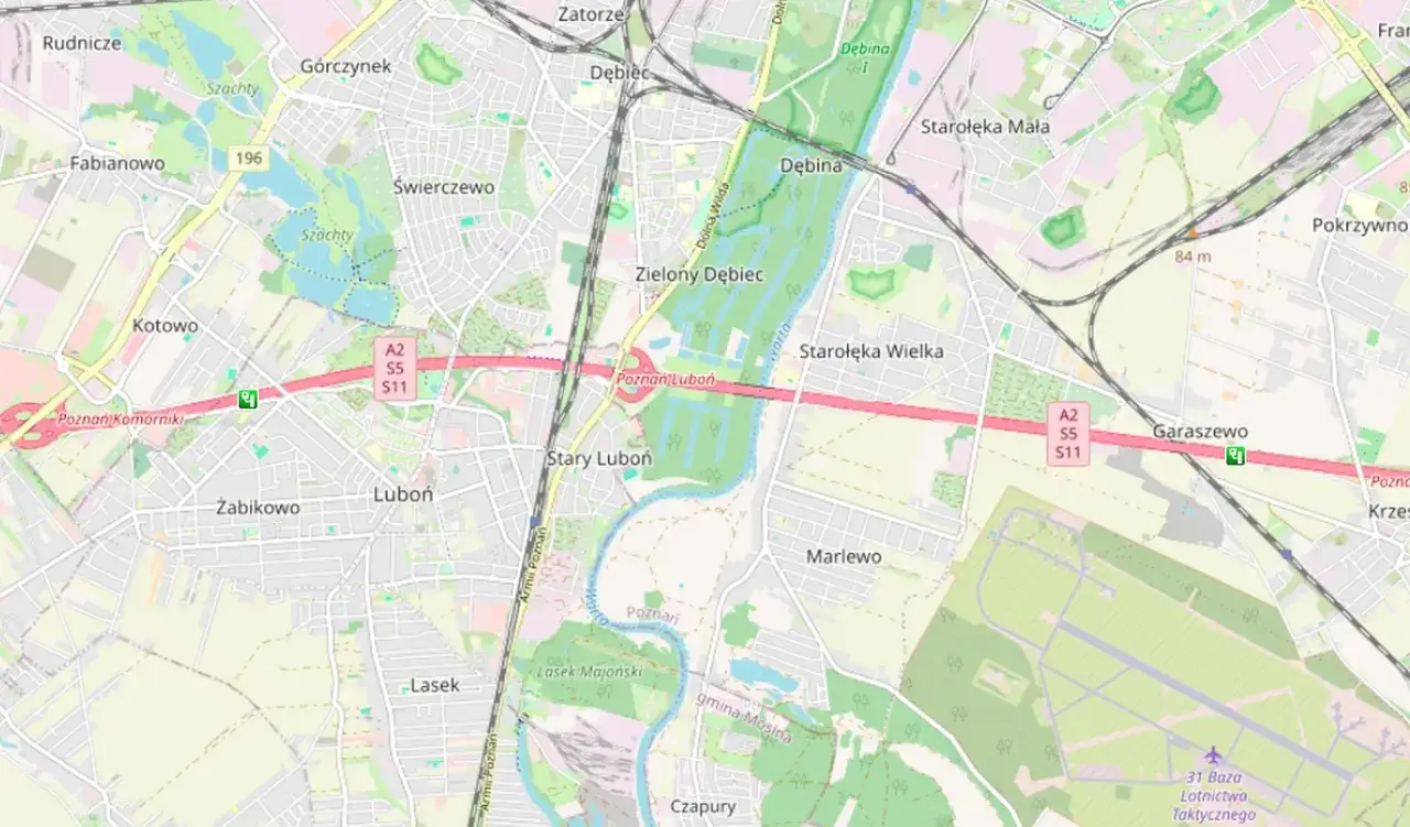 Mapa okolic Poznania z zaznaczonym odcinkowym pomiarem prędkości na A2. Widoczne Luboń, Świerczewo, Garaszewo.