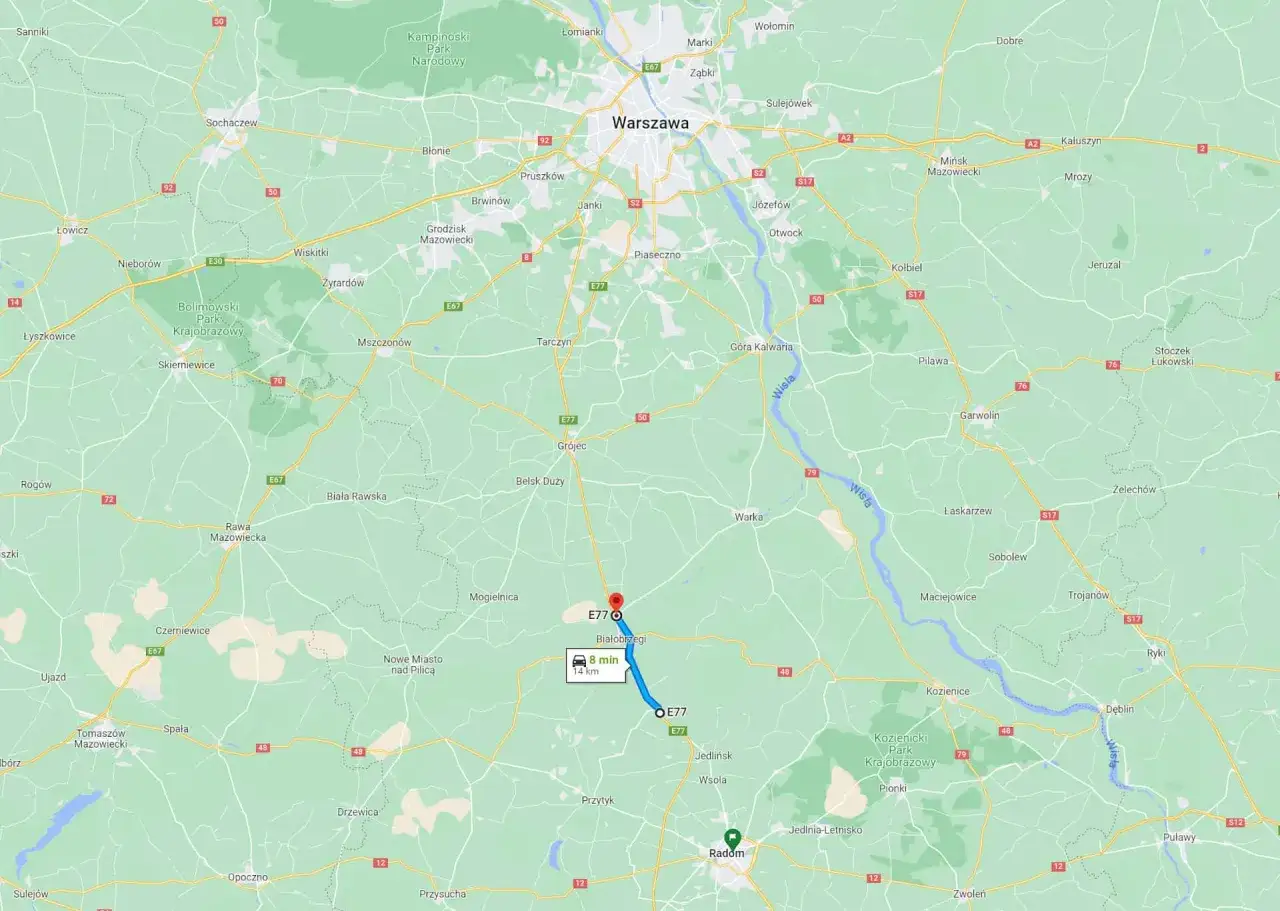Trasa E77 na południe od Warszawy, z zaznaczonym odcinkiem między Białobrzegami a Grójcem, gdzie może działać odcinkowy pomiar prędkości.