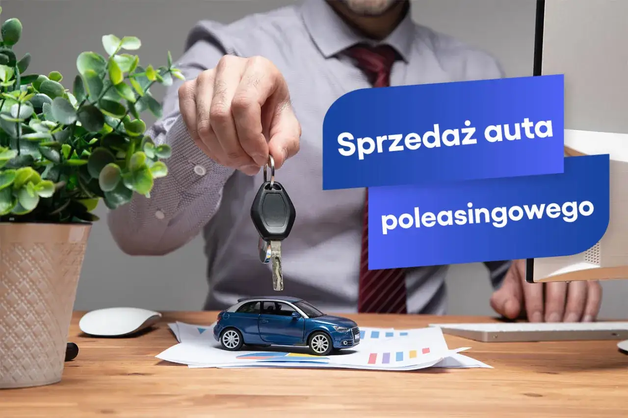 Kluczyki do auta poleasingowego w dłoni, obok miniaturowy samochód i wykresy. Sprzedaż samochodu po leasingu.