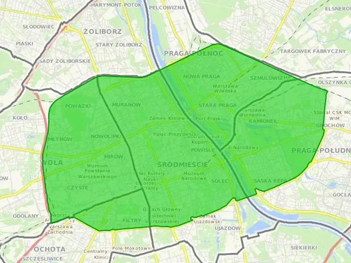 Mapa Warszawy z zaznaczoną zieloną strefą czystego transportu. Od kiedy będzie obowiązywać?