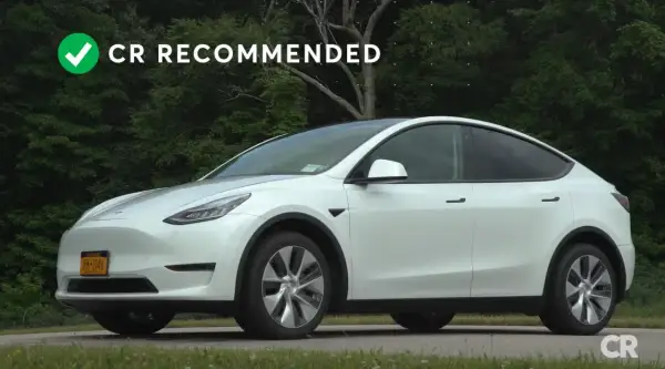 Biała Tesla Model Y, polecana przez CR, to nowoczesny samochód elektryczny, który zachwyca designem i osiągami.