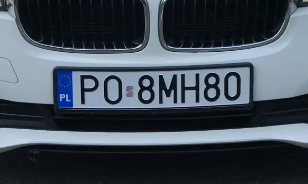 Numer rejestracyjny samochodu PO 8MH80.