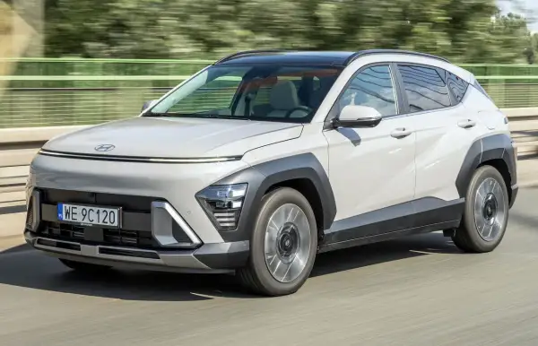 Nowy Hyundai Kona w ruchu. Czy jego futurystyczny design to jego największa wada?