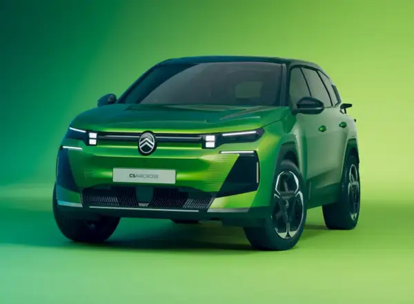 Nowy, zielony Citroën C5 Aircross w teście. Nowoczesny design i charakterystyczne światła LED.