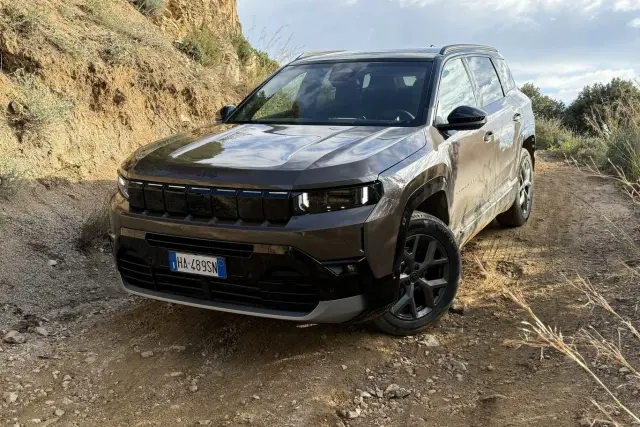 SUV terenowy - co naprawdę liczy się poza asfaltem?
